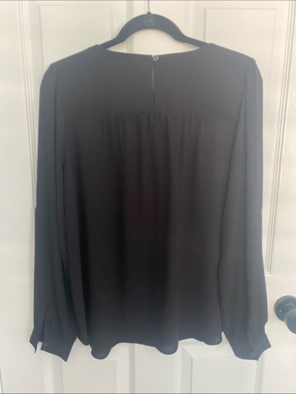 ⭐️4/$20⭐️ LOFT Black Long-Sleeve Round-Neck Blouse - Picture 4 of 4